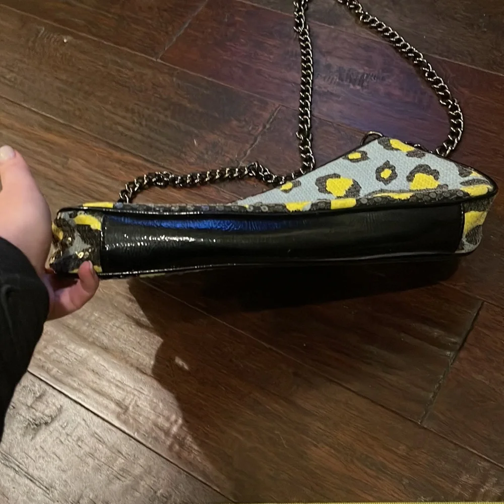 Gorgeous Betsey Johnson Sky Blue / Pale Yellow Sequined Bag - Picture 4 of 12